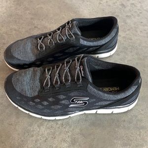 Skechers Air Cooled Memory Foam slip on shoes 9